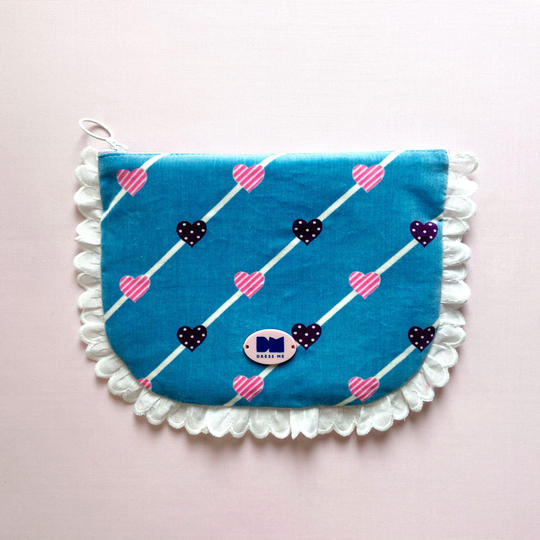 つけ襟みたいなポーチ