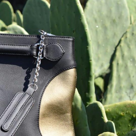 サボテンレザーでオリジナル商品の共同企画開発