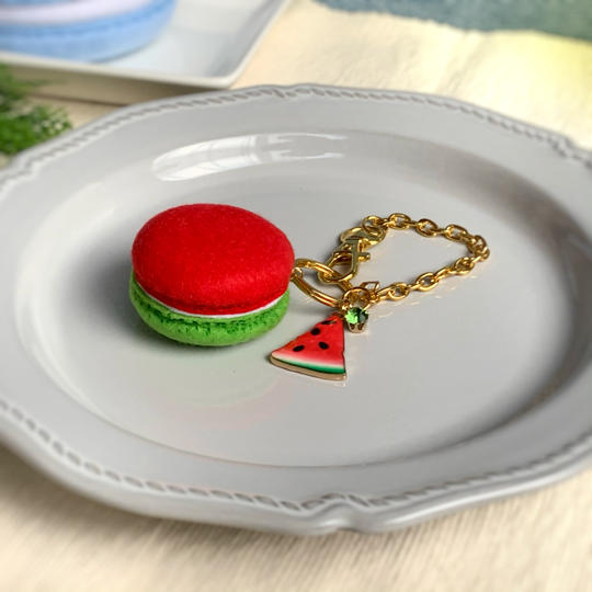 スイカのマカロンのバッグチャーム