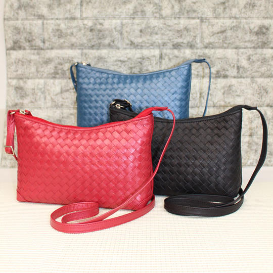 【先着10名様限定：通常価格から￥500 OFF】ソフト牛革メッシュ ポシェット