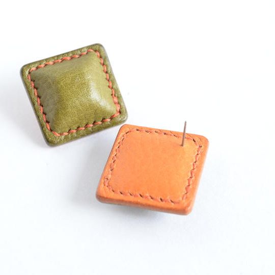 カラーを選べる！【Colors Airas レザーピアス / イヤリング】