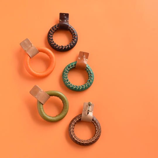 カラーを選べる！【Colors Donuts レザーピアス / イヤリング】