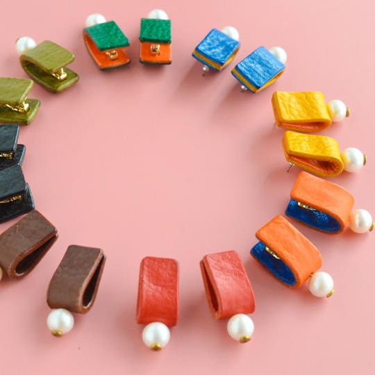 カラーを選べる！【Colors Mermaid レザーピアス / イヤリング】