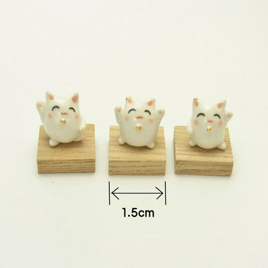 まるまると幸せを招きます！「まるねこまねき」