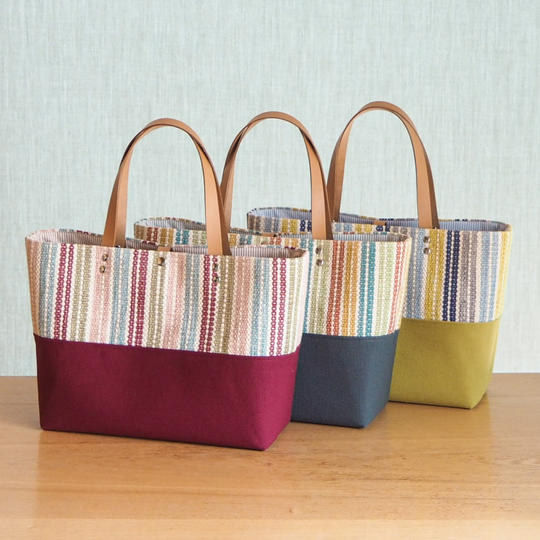 春色マルチボーダー手織り布の横長トート（3色）