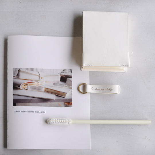 白い革の文房具が好きな人集まれ! 02