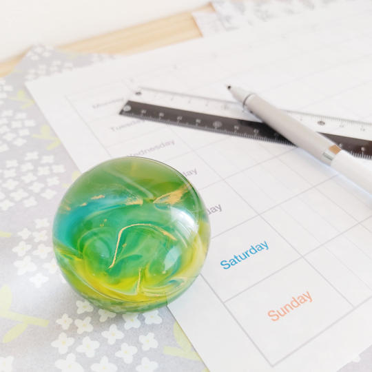 選べる色彩ペーパーウェイト　原色カラー（大）