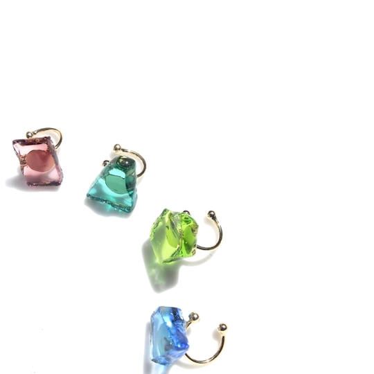 そのまんまカレットのイヤーカフ