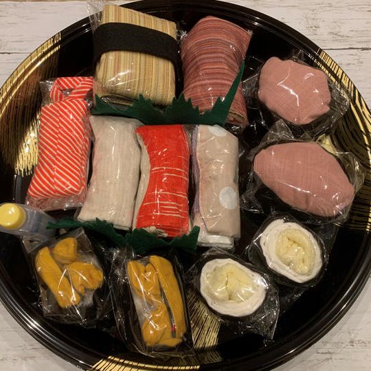 八千代寿し　オリジナルベビーグッズにぎり寿司　松12貫