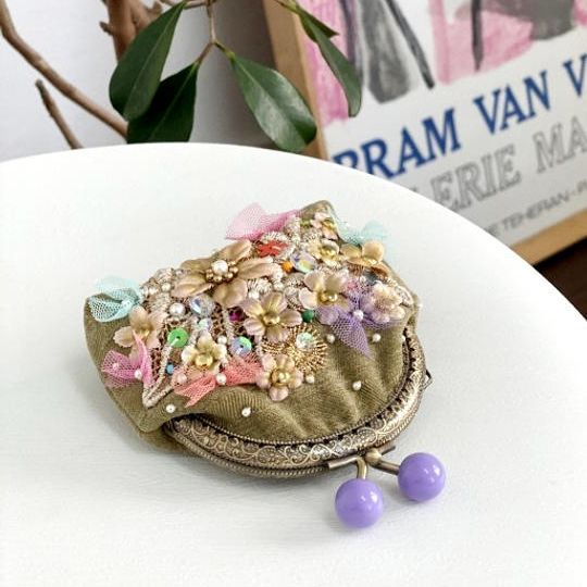 8.黄色いスイセンがま口ポーチ