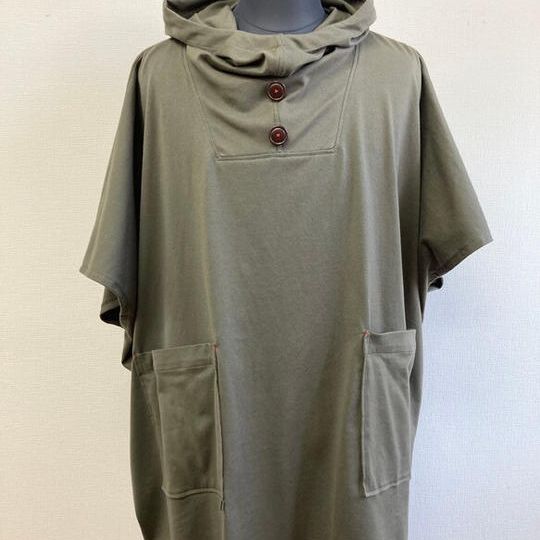  男女兼用❤️カットソー素材ポンチョ風五分袖パーカー　カーキ（男女フリー L〜 L L）受注制作 