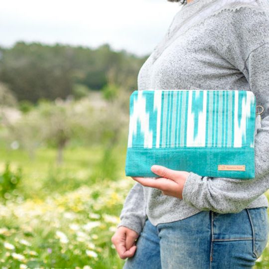 【再販】「行った気分になれる」伝統生地クラッチバッグ＋「マヨルカ島の写真付き」サンクスカード001