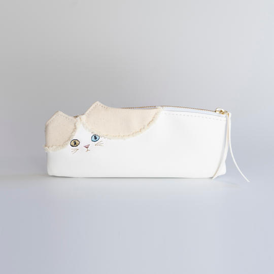 白いハチワレ猫ペンケース「キュートアイ」
