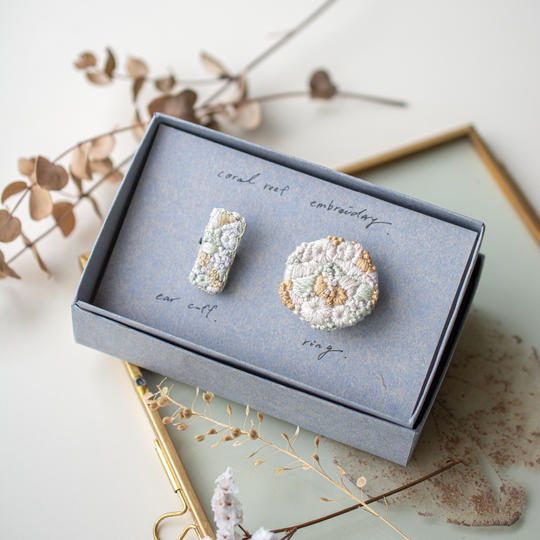 《セット》珊瑚礁の刺繍アクセサリーセット（専用箱付き）