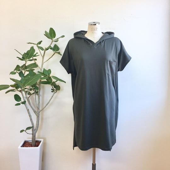 パーカーフード付きビックTシャツロング　（濃いカーキ）／男女フリー L〜L L／受注制作 