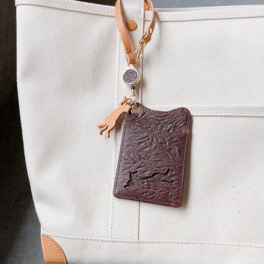 リール 付きパスケース【マホガニーブラウン】 ＋ < 保護ネコ寄付クーポン ¥400付き >