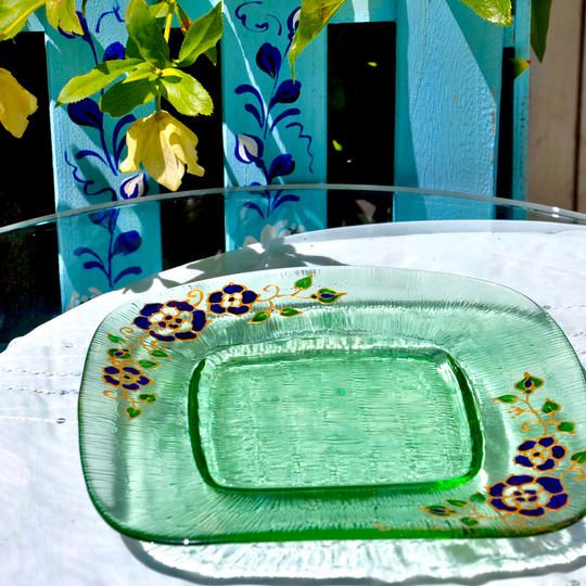 【プロジェクト記念価格】四角グリーンプレート21.5㎝ （青いレース薔薇)数量限定。