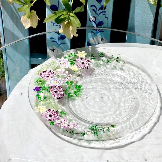 【受注制作】円型花のごちそうプレート24㎝（スカビオサと時計草)