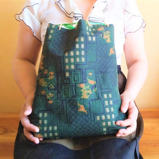 紬信玄袋（大きめ）　草木染　幾何学模様と花　レディース