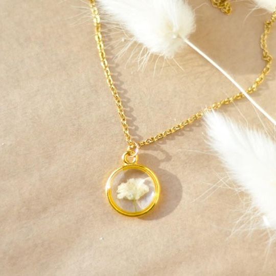 Gypsophilia (baby's breath) golden brass necklace【ゴールド】