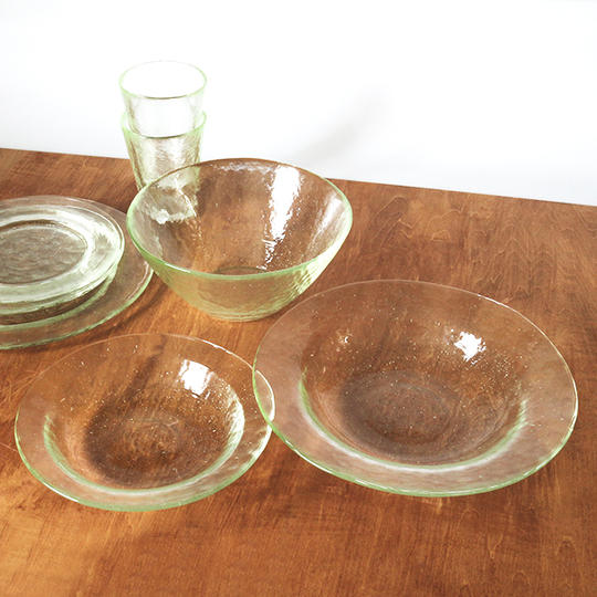 夏におススメ！リサイクルガラスを100％使用したテーブルウェアセット