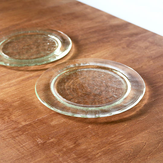 【新商品・早割】リサイクルガラスの丸型プレート ライム(中)　2枚セット