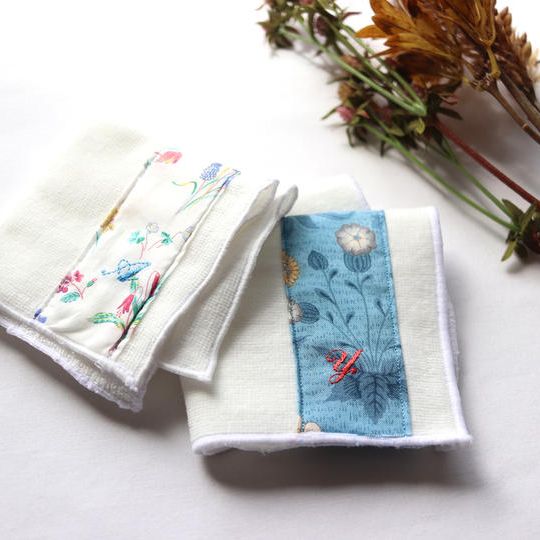 イニシャル刺繍入り　柄が選べるタオルハンカチ