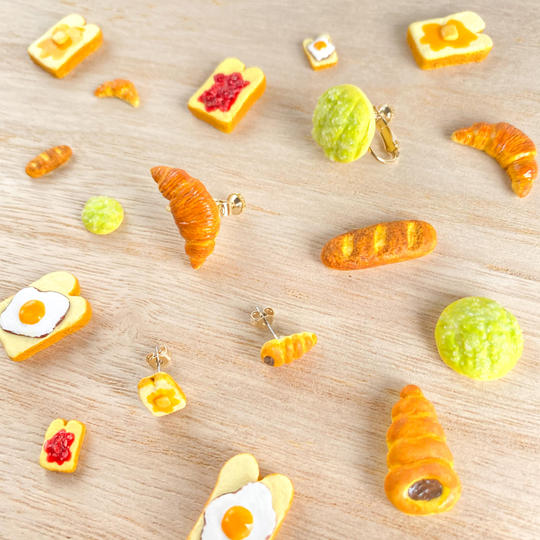 【パン】ピアス1ペア