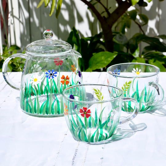 【セットがお得。定番作品がCreemaに！】耐熱ポットとカップ×2個のセット“ドイツの草花”デザインがブラッシュアップ！