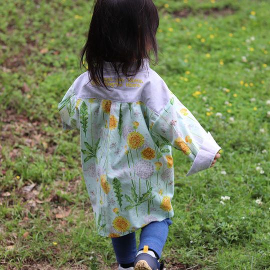 〈好評につき再販！〉メッセージ刺繍入り　キッズスタンドカラーシャツ単品〜星とたんぽぽ〜