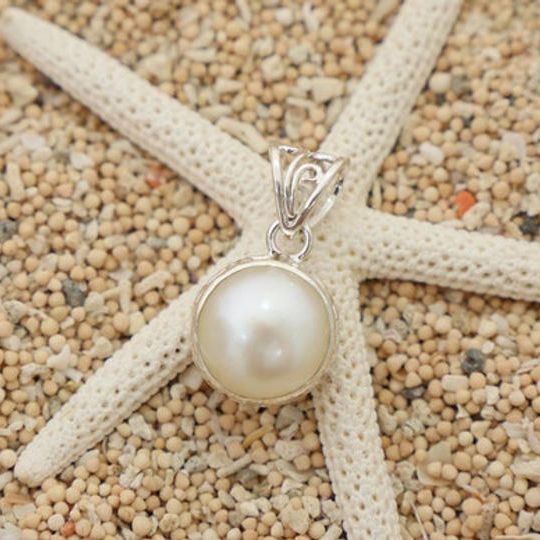 海からの贈り物マベパールのネックレス