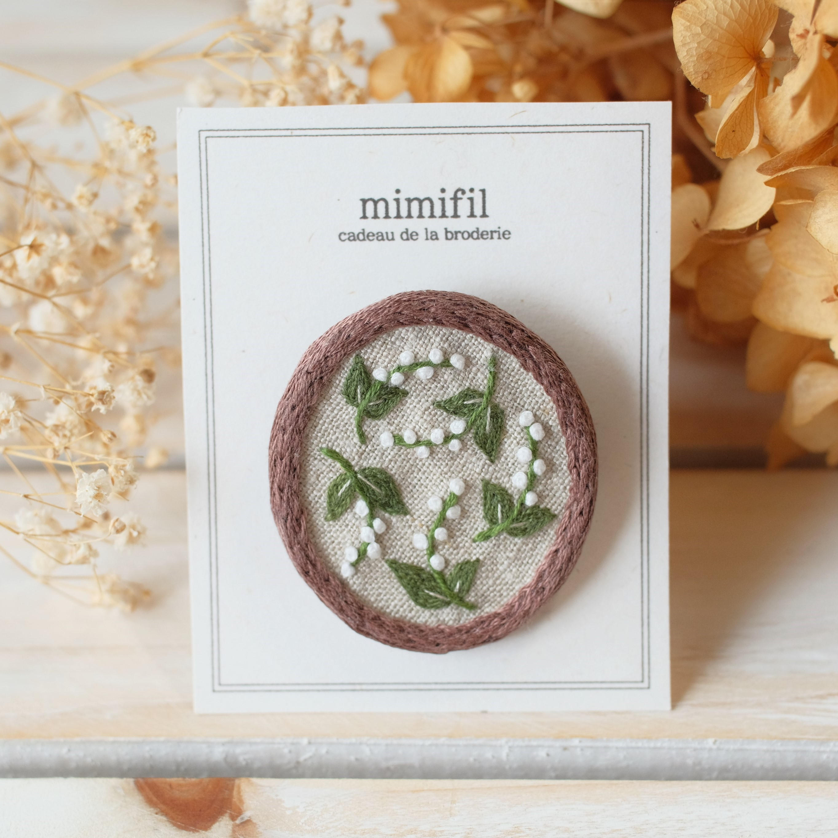 刺繍の立て掛けミニファブリックパネル＜ミモザ＞ - (刺繍のお花屋さん