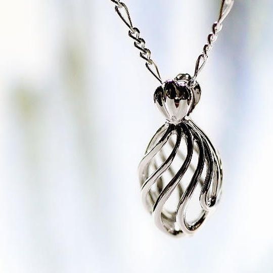 『かごペンダント ・ しずく(ツイスト)【Silver925製】』【本企画限定・特別割引5%OFF / 送料無料】