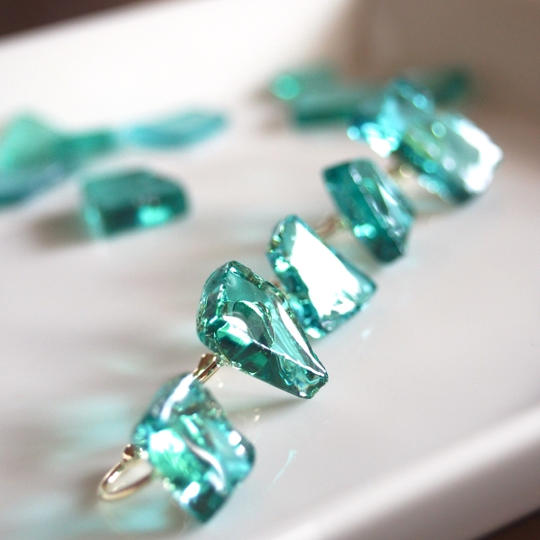 そのまんまカレットのイヤーカフ【エメラルドグリーン】