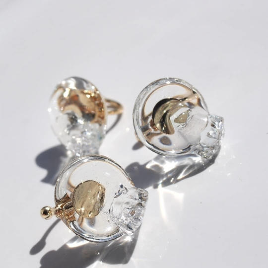 ころんと溢れるクリア　イヤーカフ