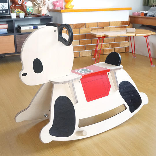 【松コース】赤ちゃんパンダの木馬