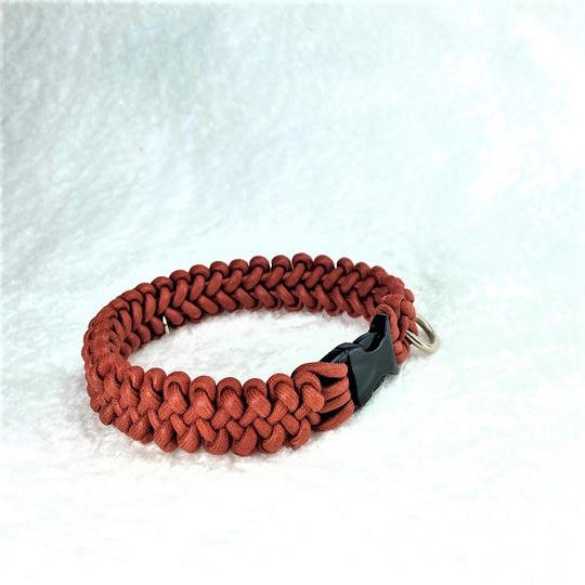 赤茶綿ロープマクラメ編みの首輪