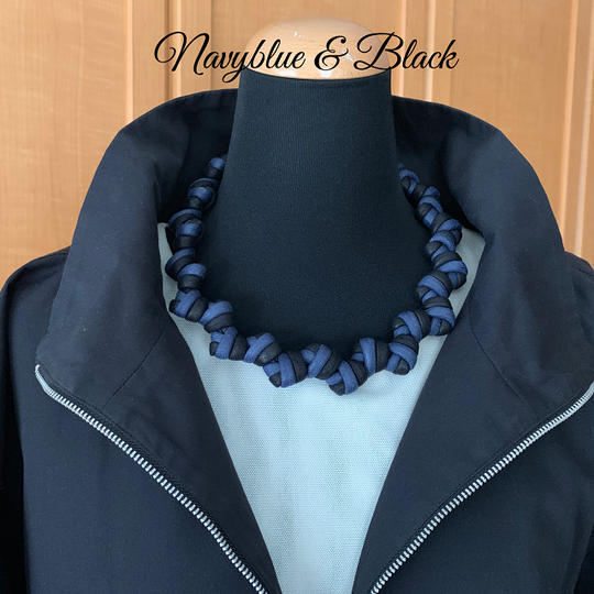 大人っぽいネイビー＆ブラックマクラメ編みチョーカー