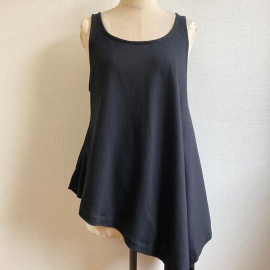 大人スポーティ❤️斜めすそのタンクトップチュニック（ 黒）/サイズフリーM〜L