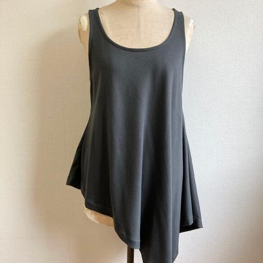 大人スポーティ❤️斜めすそのタンクトップチュニック（ 濃いカーキ）/サイズフリーM〜L