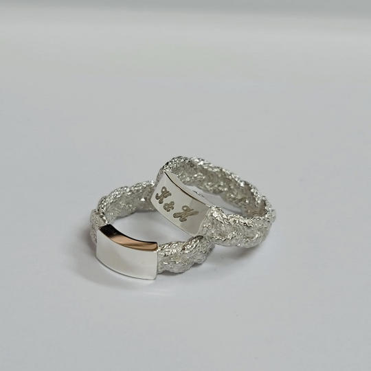 イニシャル紐リング