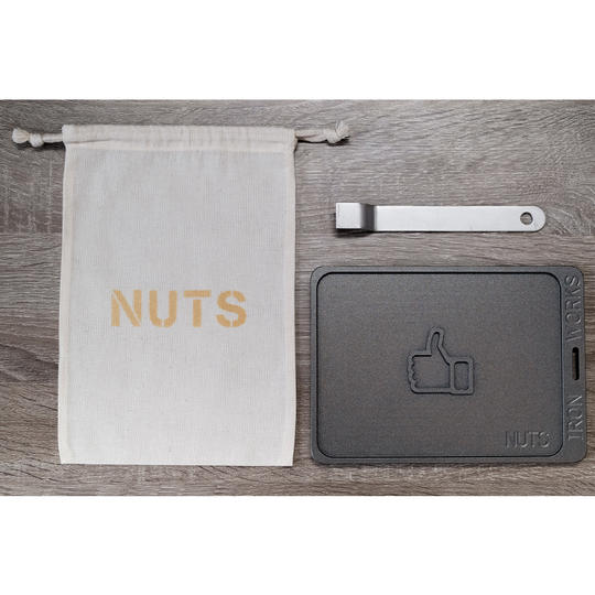 NUTSごくあつ鉄板FFG（「FFG」は、フチあり　二重フッ素加工済み　グッドマーク付きの意味）