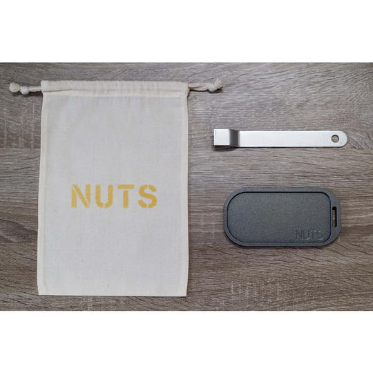 NUTSごくあつ鉄板FFC（「FFC」は、フチあり　二重フッ素加工済み　小さいサイズの意味）