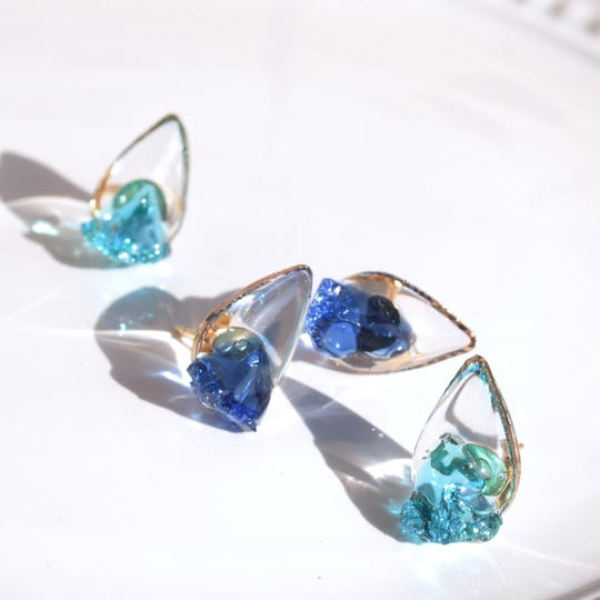 ころんと溢れるしずく【ピアスorノンホールピアス】