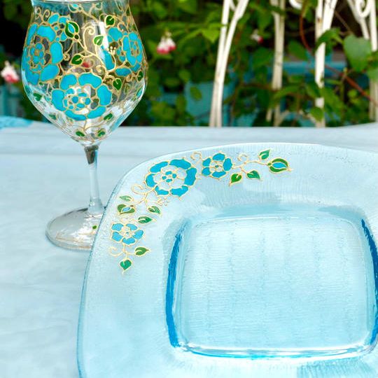 【プロジェクト記念価格】耐熱ワイングラス＆四角グリーンプレート21.5㎝ （ターコイズの薔薇)セット。