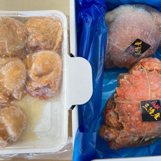 ホヤのむき身とクリガニと毛ガニの食べ比べセット