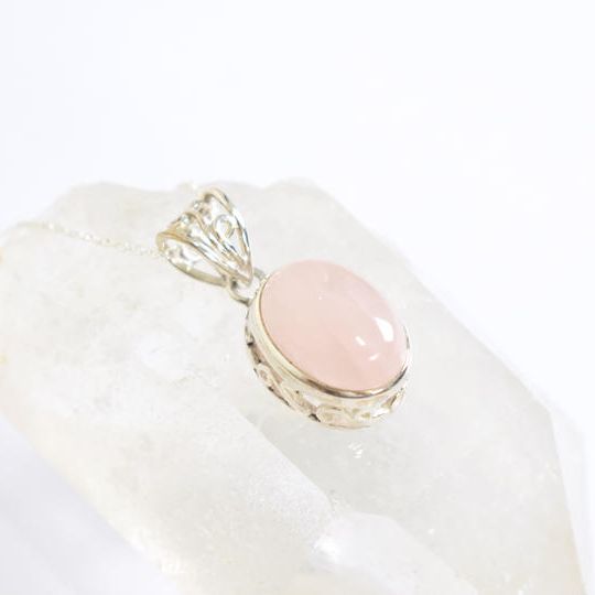 透明ピンク！ローズクォーツのシルバーネックレス
