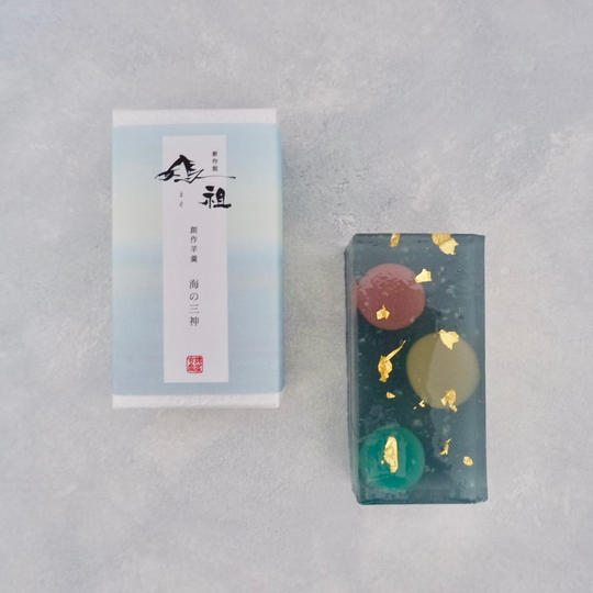 ⑬【公式グッズ】俵屋吉富 創作羊羹〈海の三神〉(ポストカード付き)