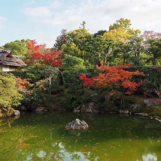 Fｰ②）御所庭園拝観＋ランチ＋写経＋特別祈願コース