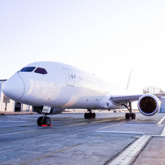 空港から応援：成田空港スペシャルバスツアーをまるごと１台貸切！